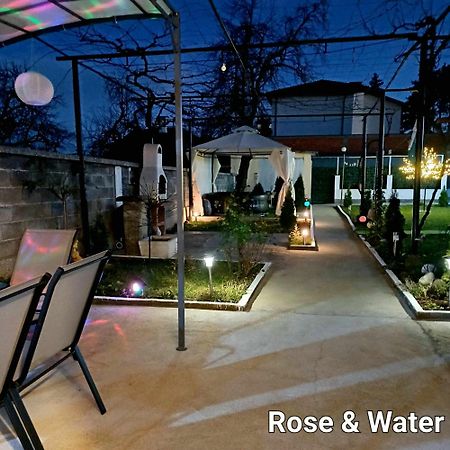 Rose & Water Guest House Pavel Banya Εξωτερικό φωτογραφία