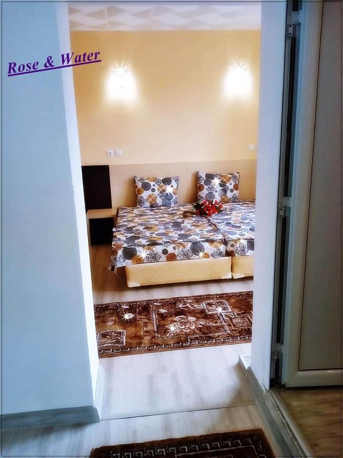 Rose & Water Guest House Pavel Banya Εξωτερικό φωτογραφία