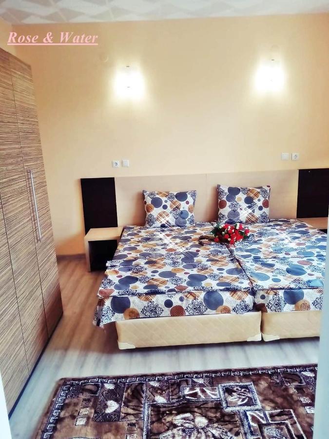 Rose & Water Guest House Pavel Banya Εξωτερικό φωτογραφία