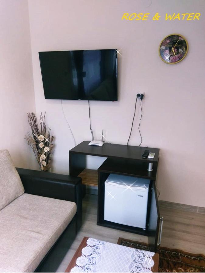 Rose & Water Guest House Pavel Banya Εξωτερικό φωτογραφία