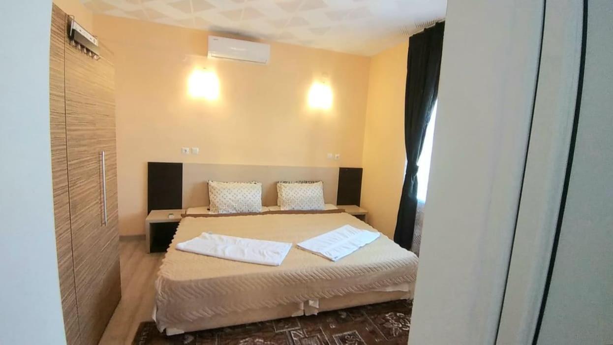 Rose & Water Guest House Pavel Banya Εξωτερικό φωτογραφία