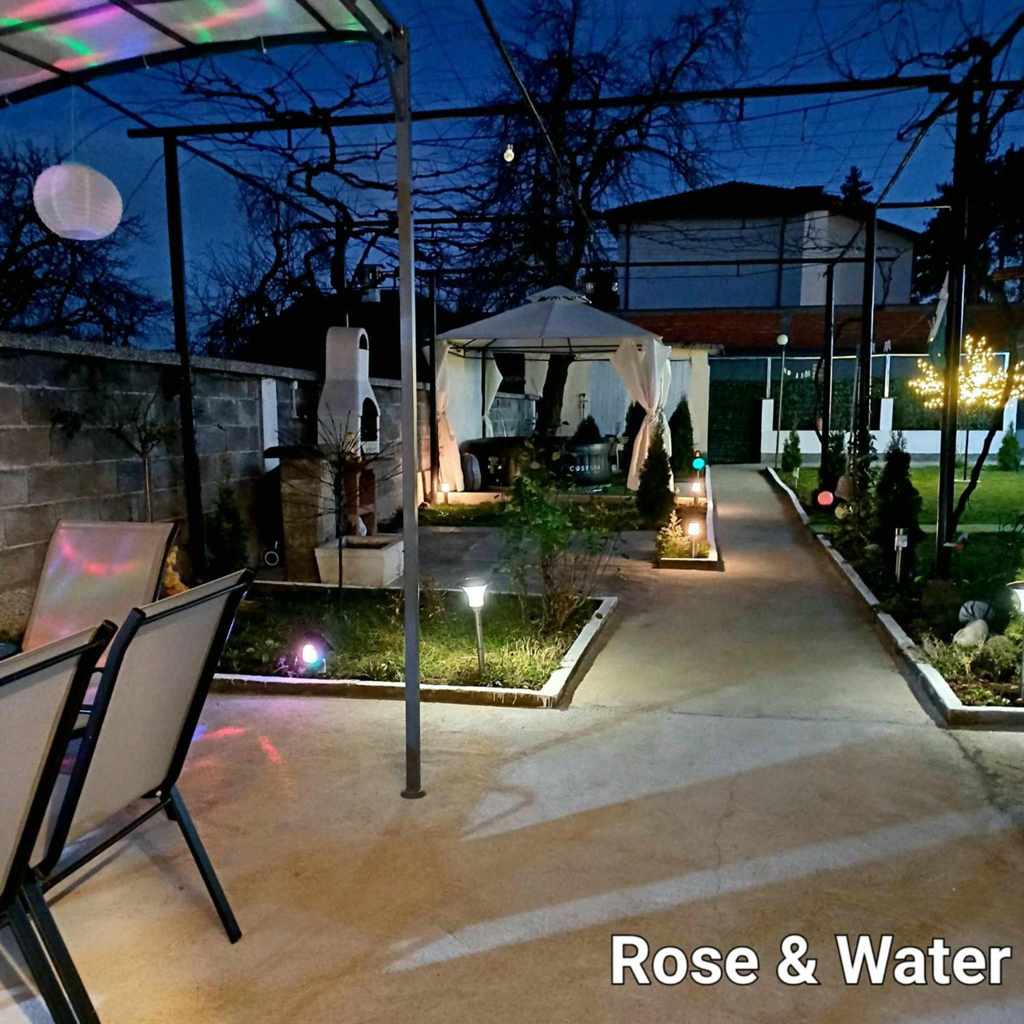 Rose & Water Guest House Pavel Banya Εξωτερικό φωτογραφία